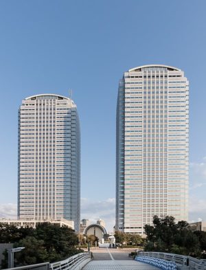 ワールドビジネスガーデンの駐車場！料金や無料割引情報まとめ！