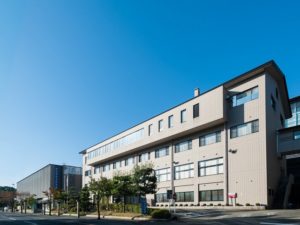 伊勢・神宮会館の駐車場!料金や混雑は?無料サービスはある?