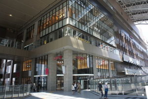 ルクアのアクセス＆駐車場！割引サービスは？最大料金は安い？