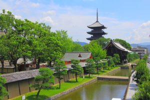 東寺のアクセス&周辺の駐車場!弘法市やがらくた市の混雑時に!