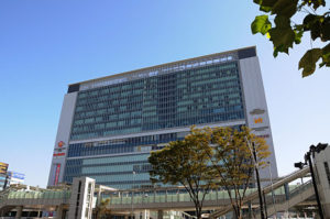 新横浜駅周辺の駐車場!予約できる1日料金の安い駐車場8選!