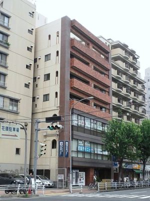 花隈駅周辺の駐車場5選！神戸市立花隈駐車場は料金が安い？