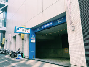 【ラシック地下】栄三丁目ビル駐車場！料金や混雑状況は？