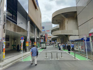 博多駅4階屋上駐車場!新幹線割引はある?入口や連泊の料金は?